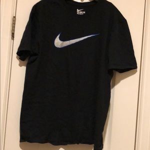 black nike t-shirt